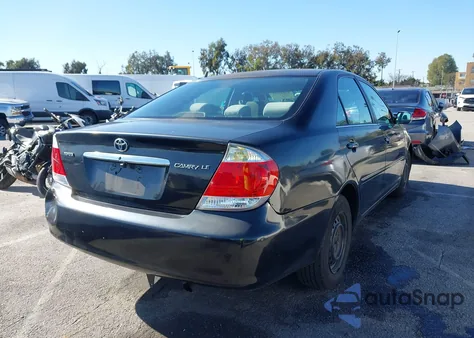 2006 Toyota Camry Le z USA, uszkodzony, nr VIN 4T1BE32KX6U672641